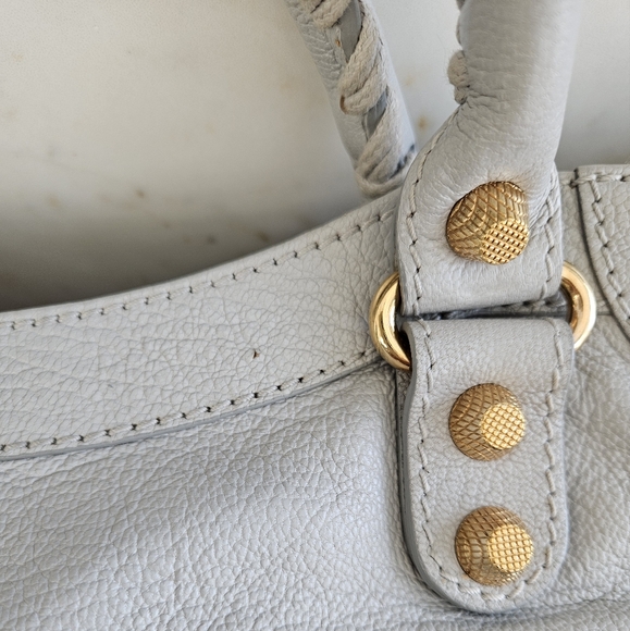 Balenciaga Light Grey City Bag with Crossbody Strap Gold accs. Medium - Picture 11 of 17